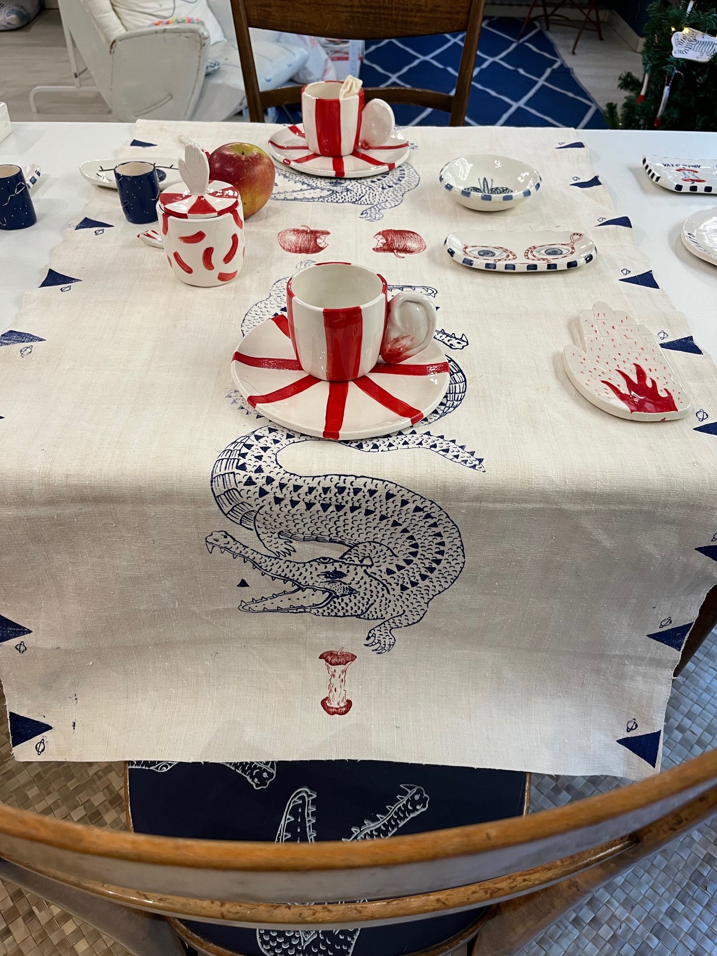 Tazza da tè con manico a forma di orecchio