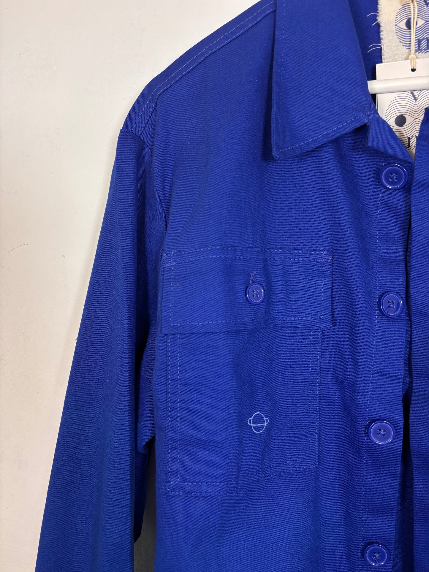 Shacket blu klein tigre e palma serigrafate