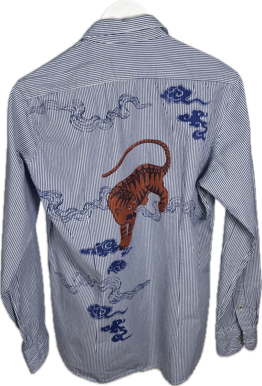 Camicia uomo a righine  upcycled con tigre serigrafata