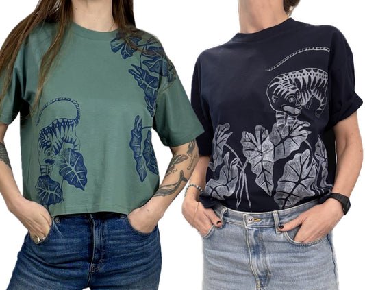 T-shirt taglio boxy serigrafata con tigre e foglie di drosera