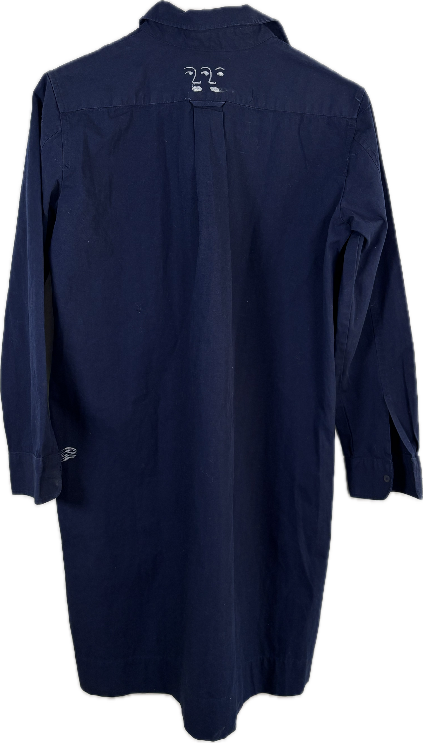 Vestito in cotone blu upcycled con serigrafie vulcaniche bianche