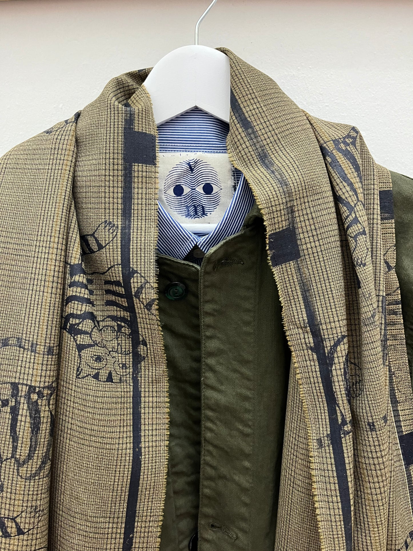 sciapone in lana e seta deadstock serigrafato con tigri blu