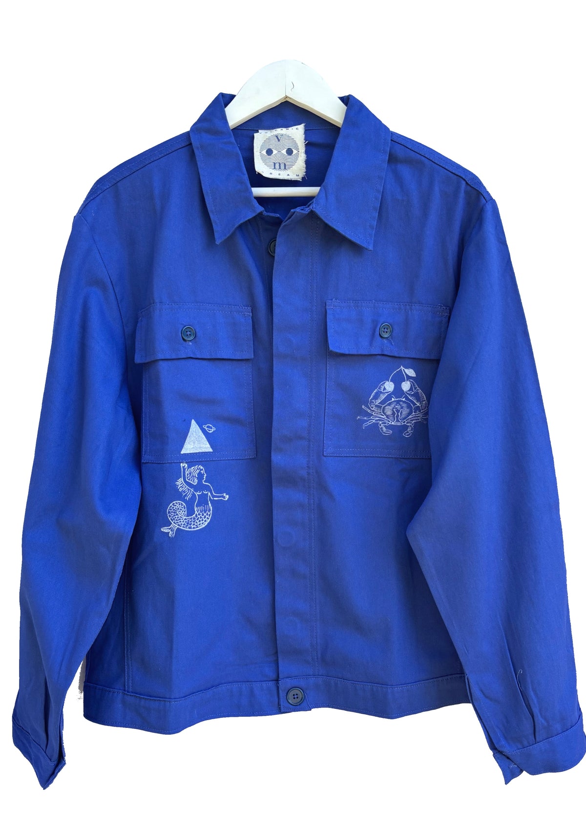 Shacket blu klein con serigrafie vulcaniche a tema marino