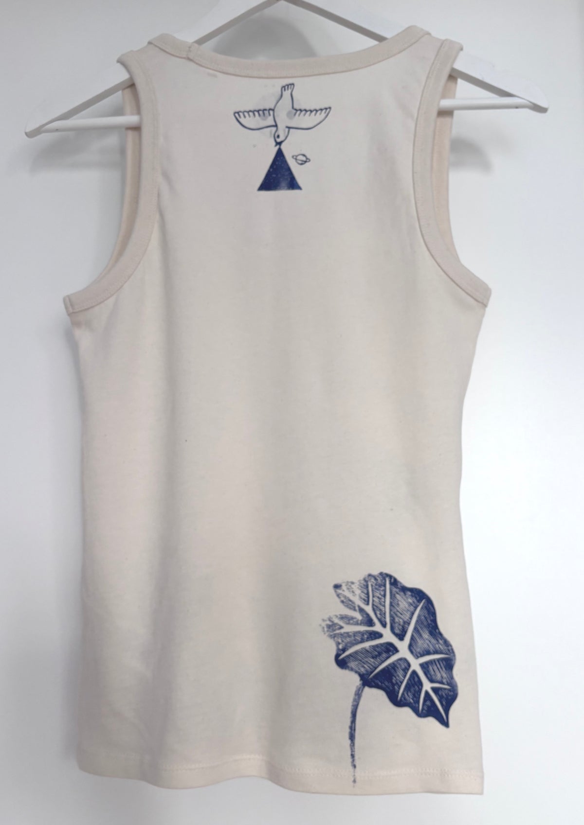 Canotta fitted raw con tigre e alocasia serigrafati