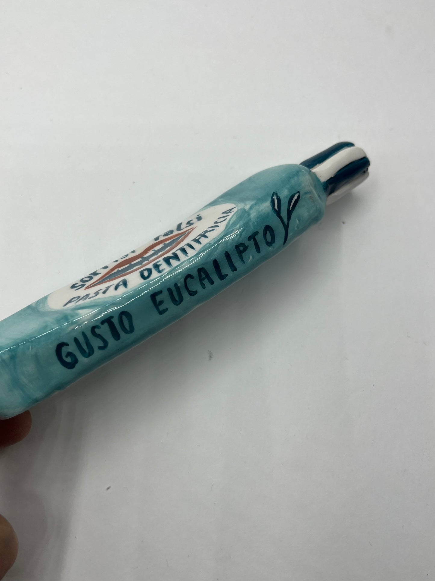 Dentifricio sorrisi falsi