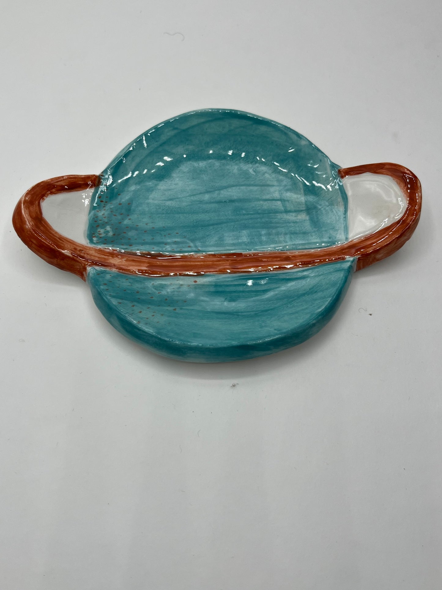 piattino in ceramica del pianeta pisello