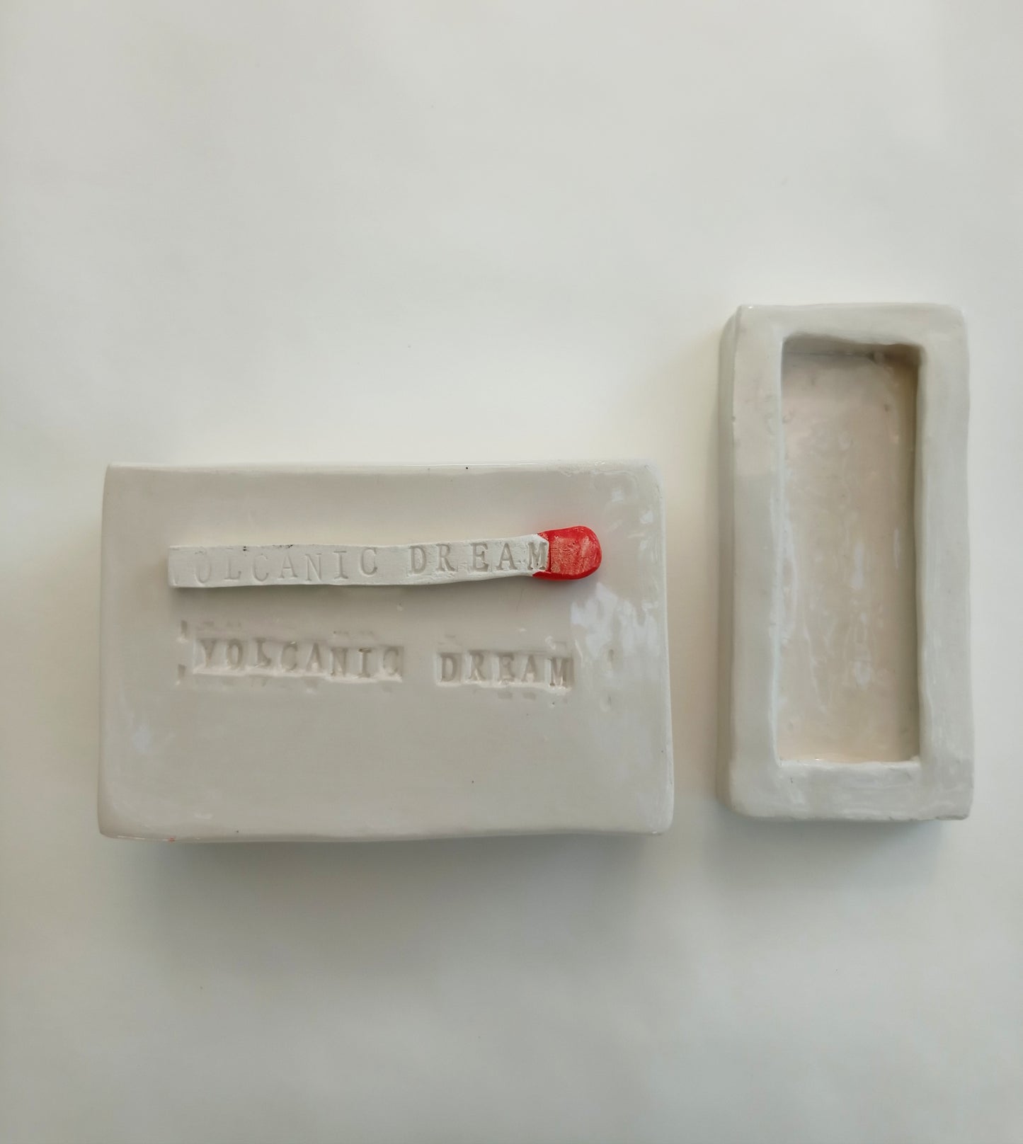 scatola di fiammiferi SAFETY MATCH in ceramica modellata e dipinta a mano