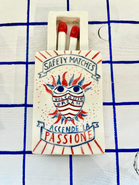 scatola di fiammiferi SAFETY MATCH in ceramica modellata e dipinta a mano