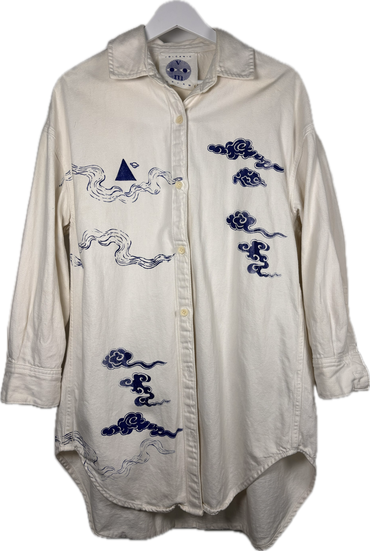 Giacca lunga in denim pesante bianco avorio upcycled con serigrafie