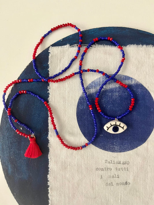 collana talisMANO con ciondolo a forma di occhio o mano e perline colorate