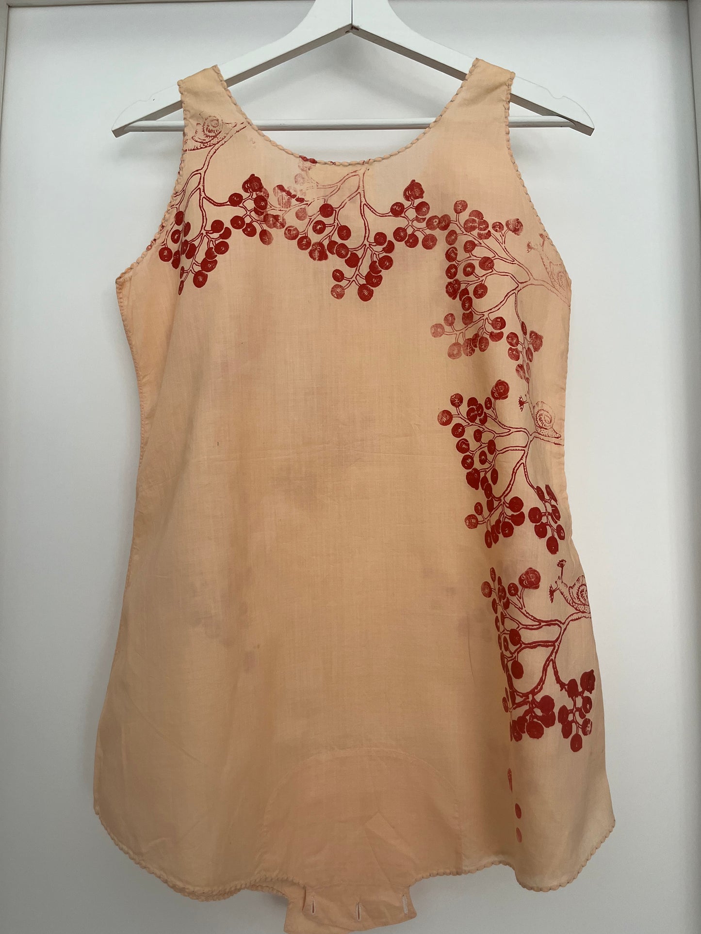 body vintage gusto gelato alla pesca con topping di ribes