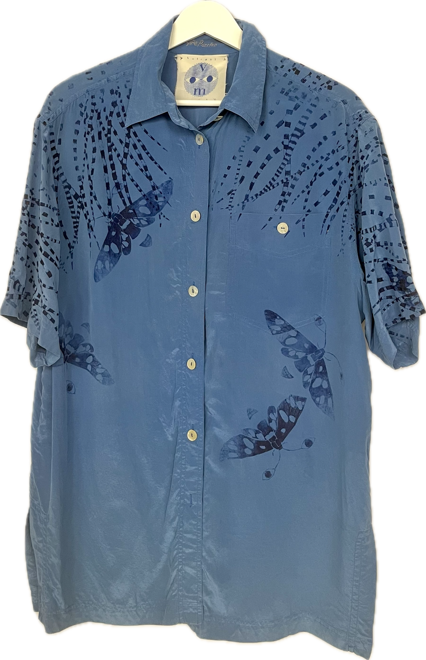 camicia upcycled 100% seta blu slavato con aculei di istrice e amata phegea